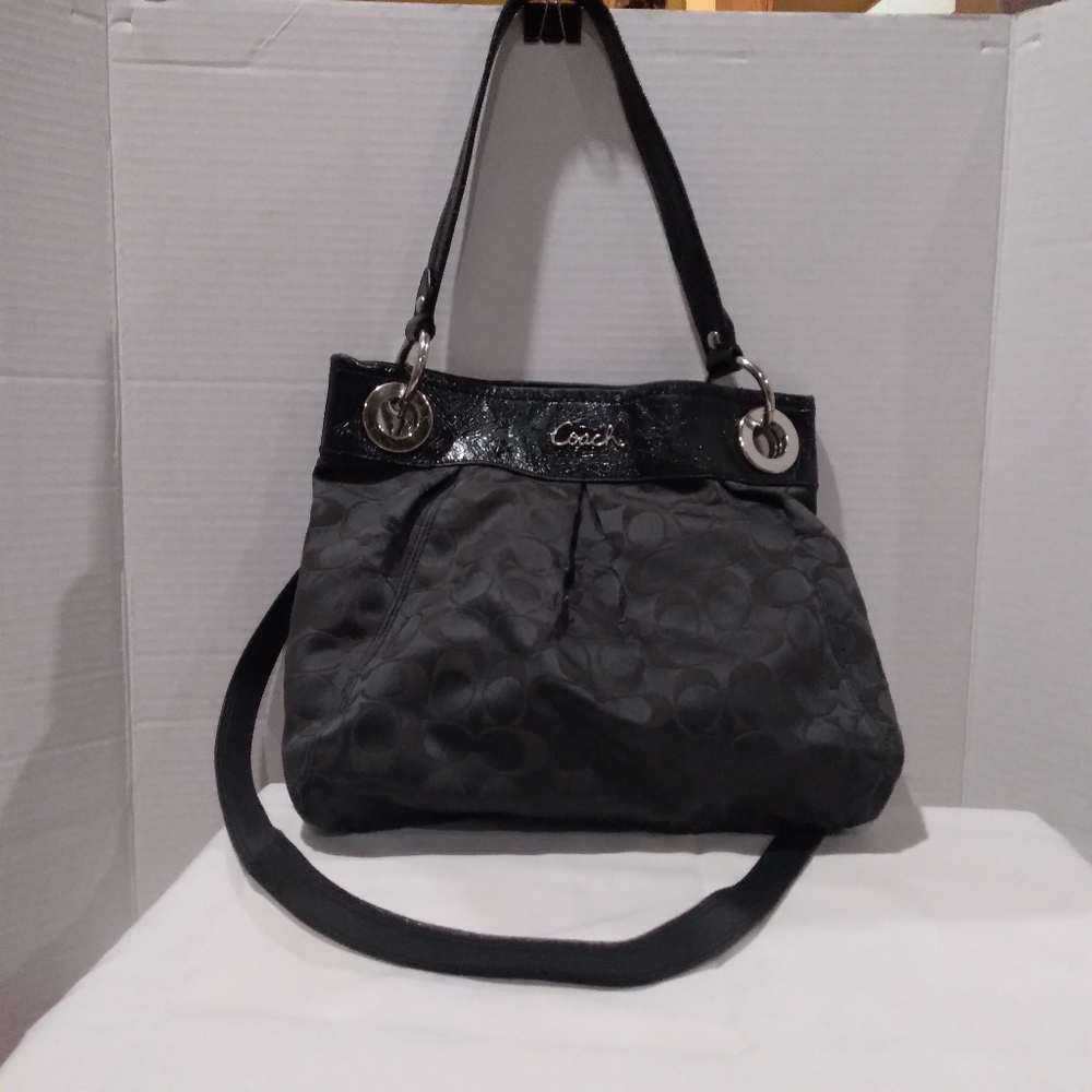 Coach Signature shoulder Handbag